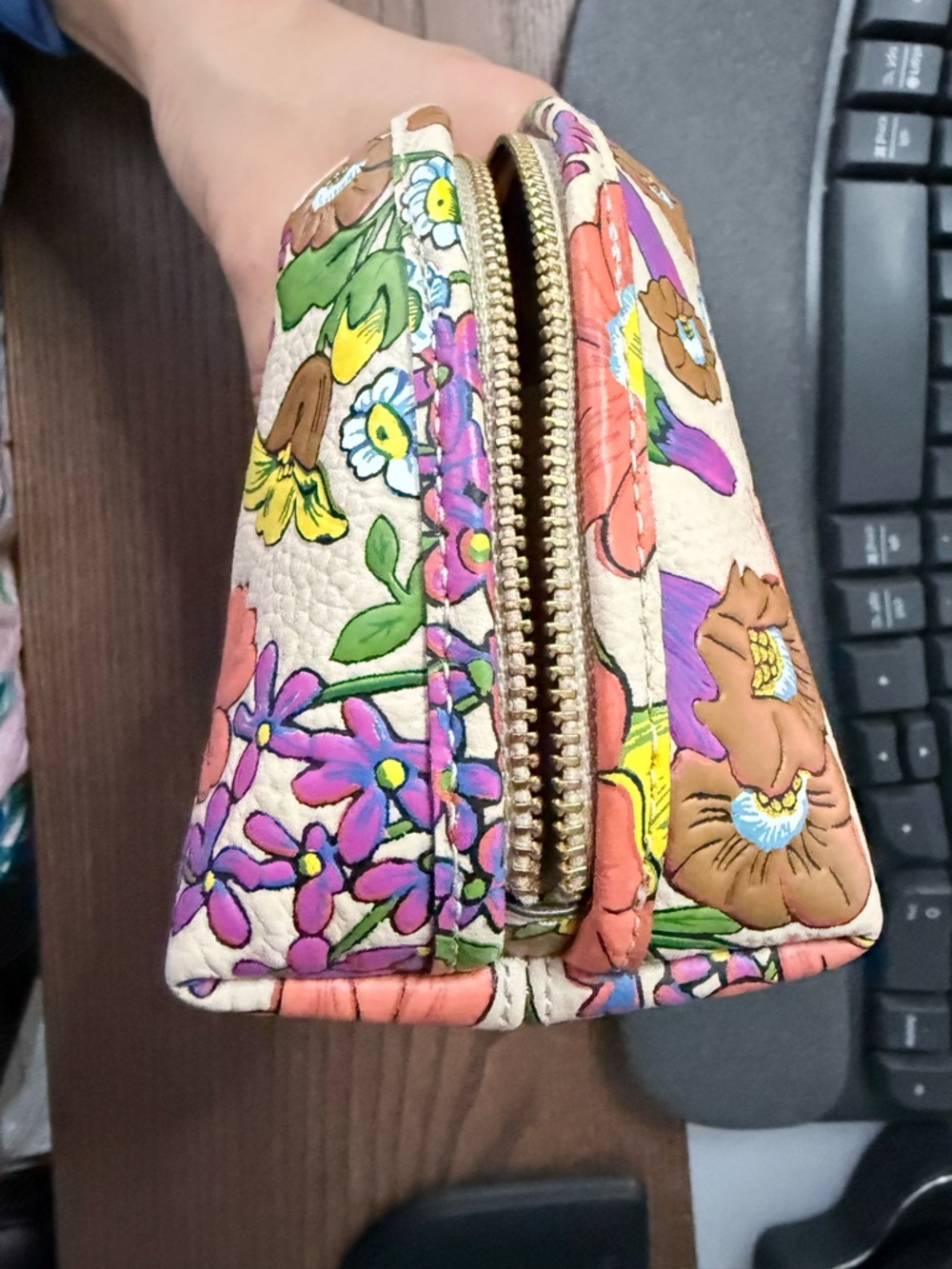 Floral Printed Coach Julienne Cosmetic 17 - Preowned - Picture 5 of 10